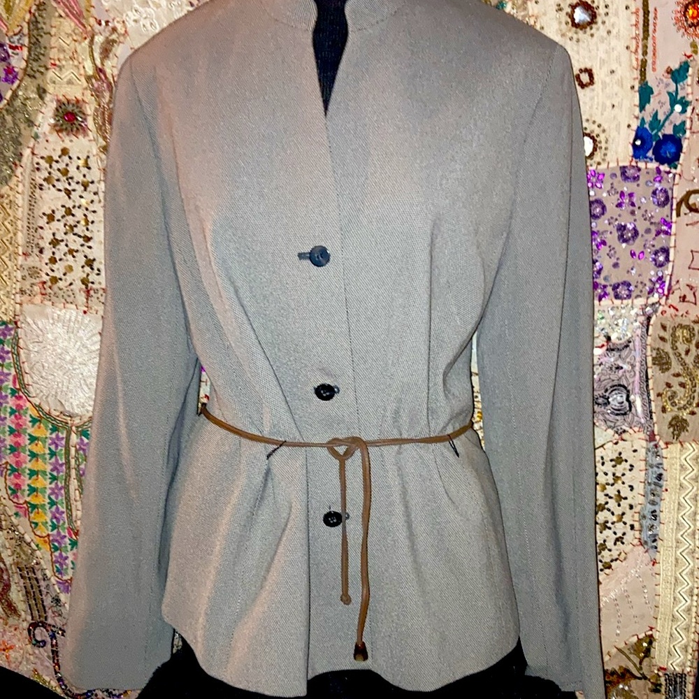 100% Polyester Shell & Lining W/3 Button Closure … - image 2